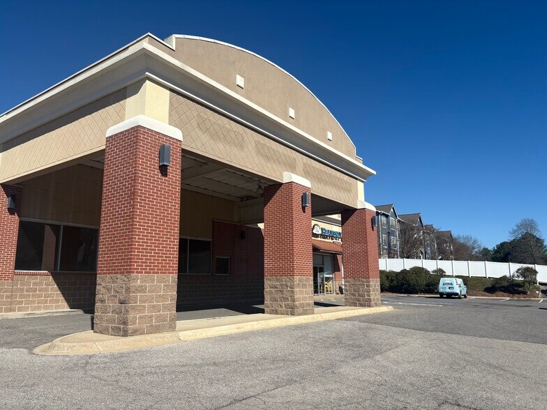 4911 Cahaba River Rd, Birmingham, AL à louer - Photo du bâtiment - Image 2 de 12