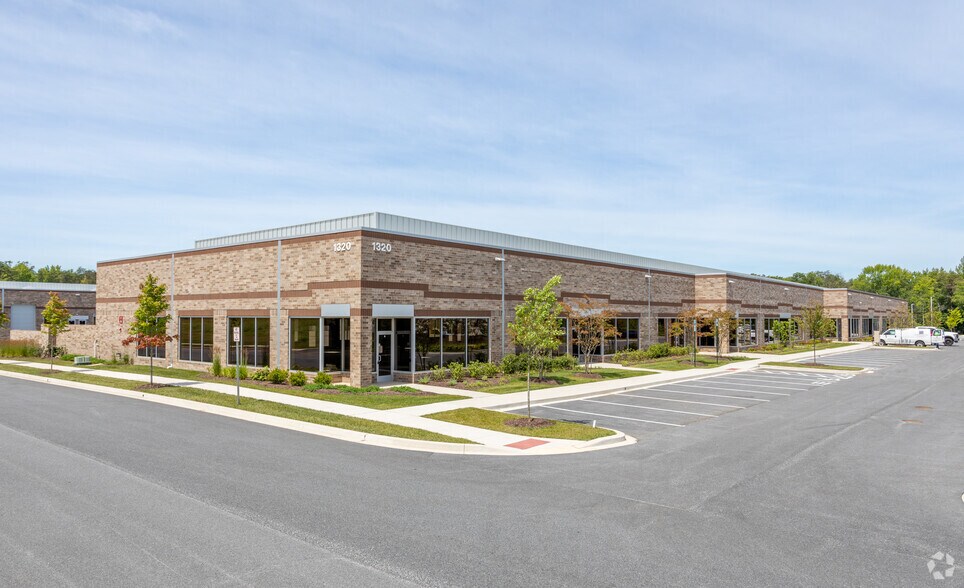 White Marsh Blvd, Middle River, MD for lease - Building Photo - Image 1 of 8