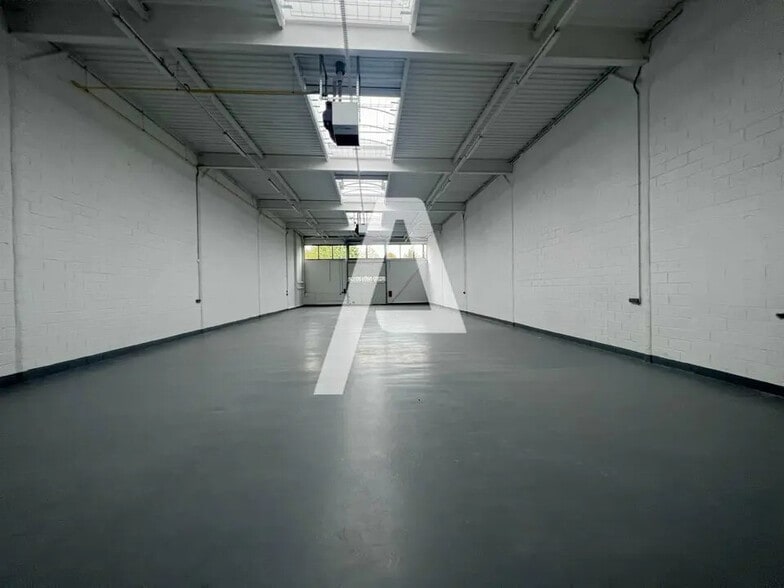 Flex in Bonneuil-sur-Marne for lease - Interior Photo - Image 1 of 8