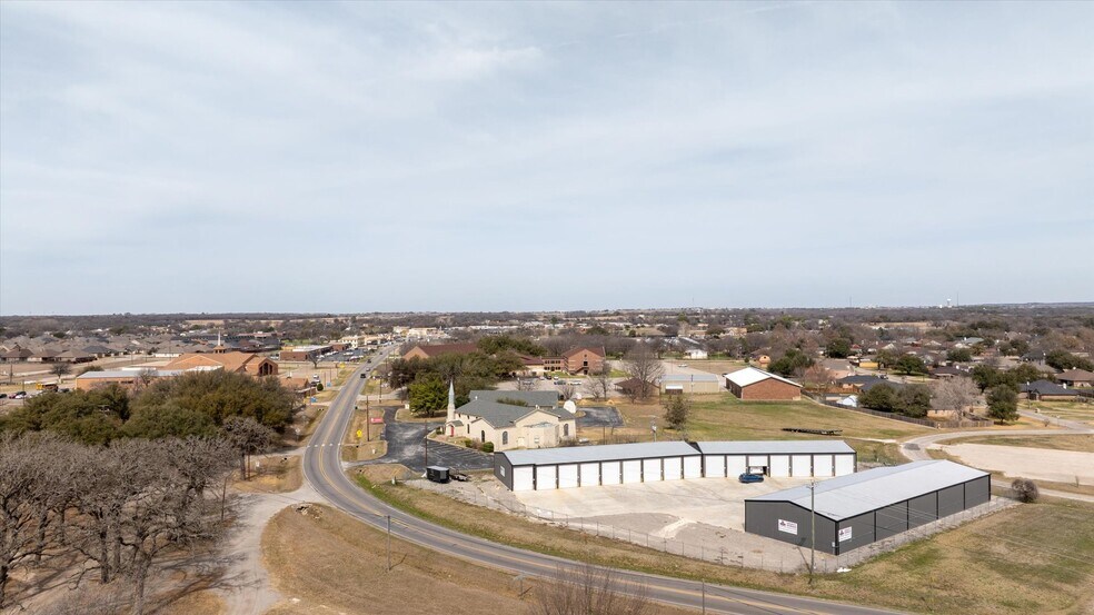 3631 Fall Creek Hwy, Granbury, TX à vendre - Photo du bâtiment - Image 2 de 14