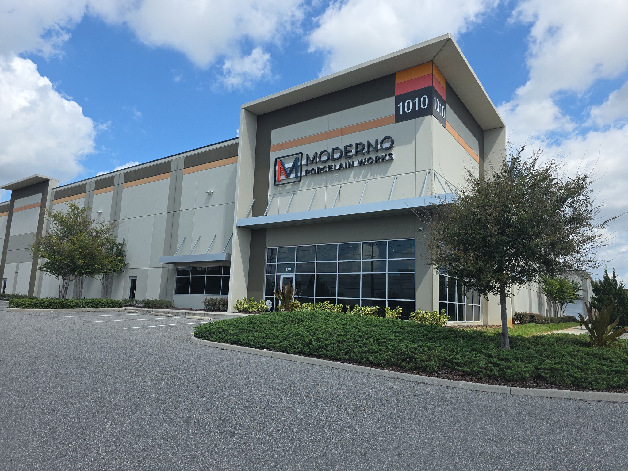 1010 Crews Commerce Dr, Orlando, FL for lease Building Photo- Image 1 of 17