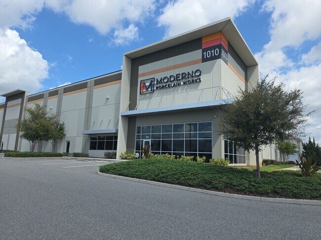 More details for 1010 Crews Commerce Dr, Orlando, FL - Industrial for Lease