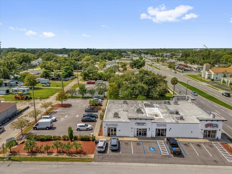 5400-5406 Park Blvd N, Pinellas Park, FL à louer - Photo du bâtiment - Image 3 de 4