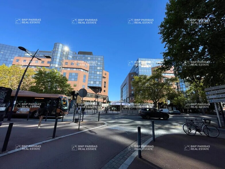 Bureau dans Toulouse à louer - Photo du bâtiment - Image 3 de 14