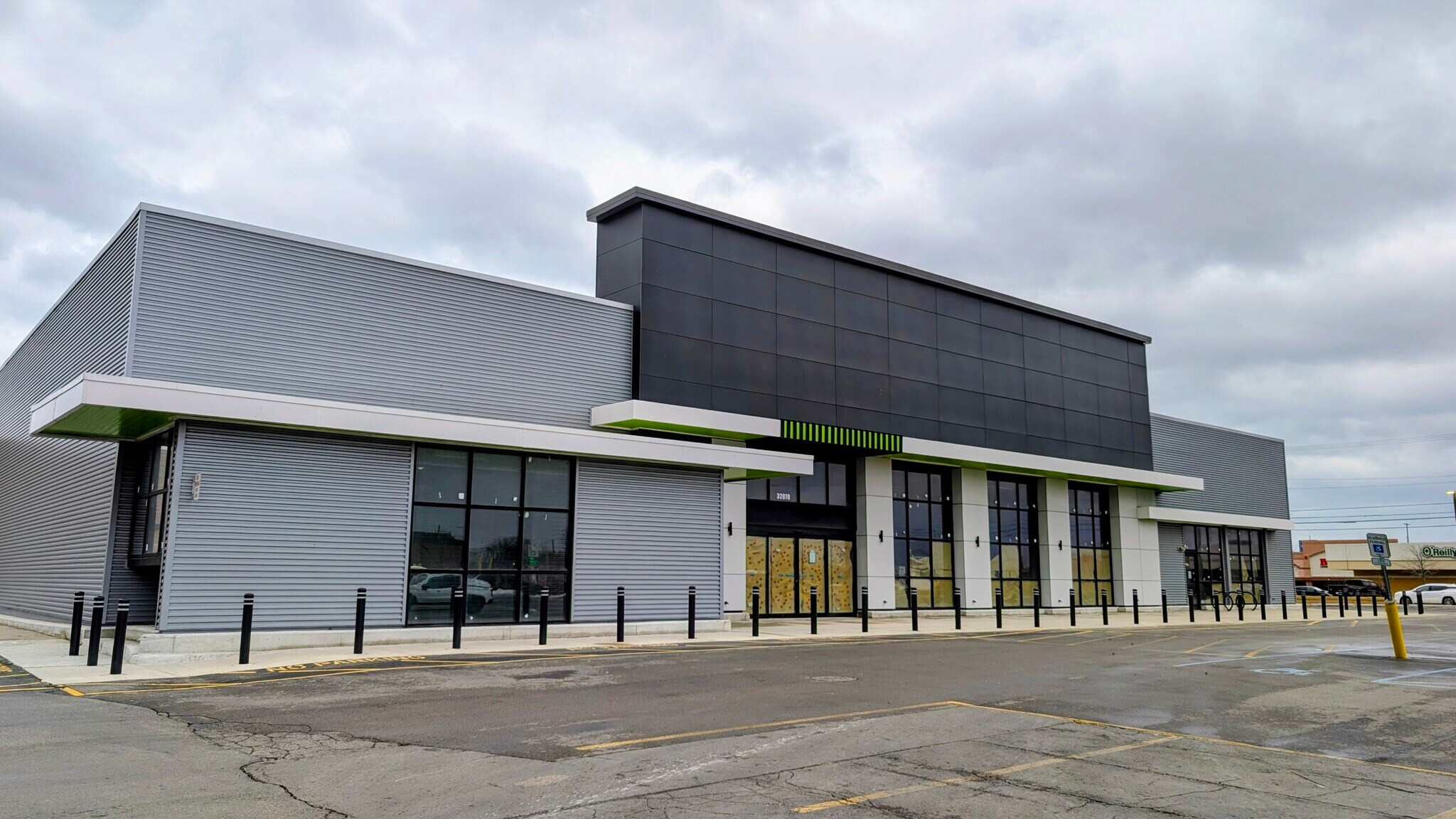 32070 Gratiot Ave, Roseville, MI à louer Photo principale- Image 1 de 31