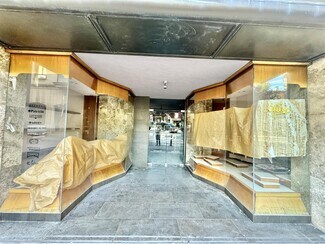 Plus de détails pour Multi-résidentiel à vendre