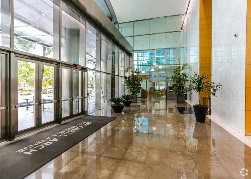 1395 Brickell Ave, Miami, FL for lease - Lobby - Image 3 of 40