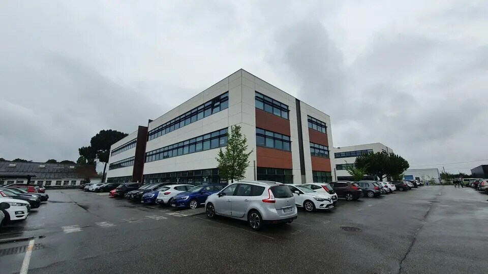 Bureau dans Pessac à louer - Photo du bâtiment - Image 2 de 6