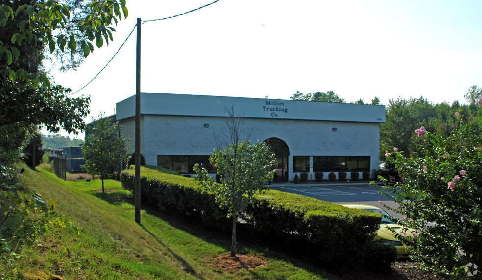 13001 General Dr, Charlotte, NC for lease - Building Photo - Image 2 of 2