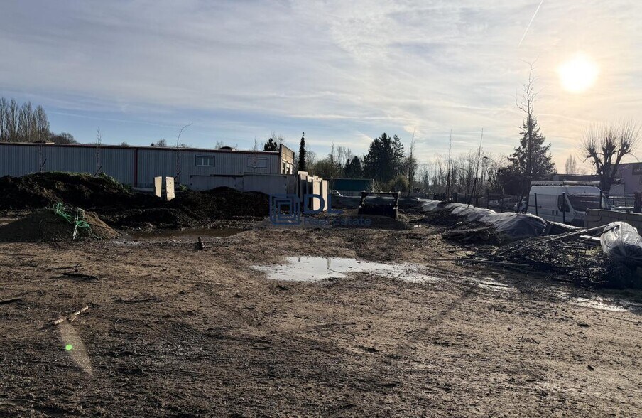 Land in Gretz-Armainvilliers for lease - Construction Photo - Image 3 of 3