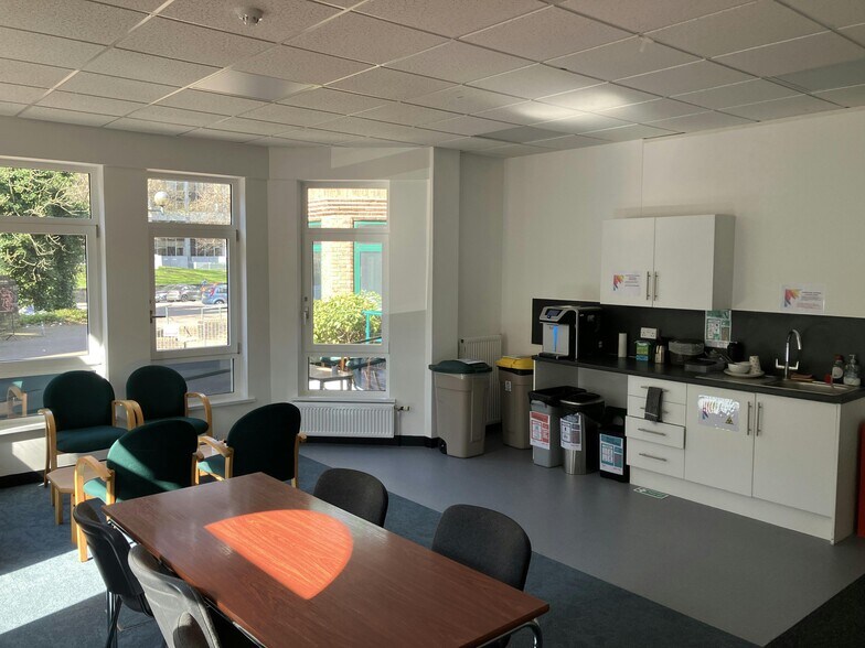 Fitzalan Rd, Cardiff à louer - Photo du bâtiment - Image 3 de 7