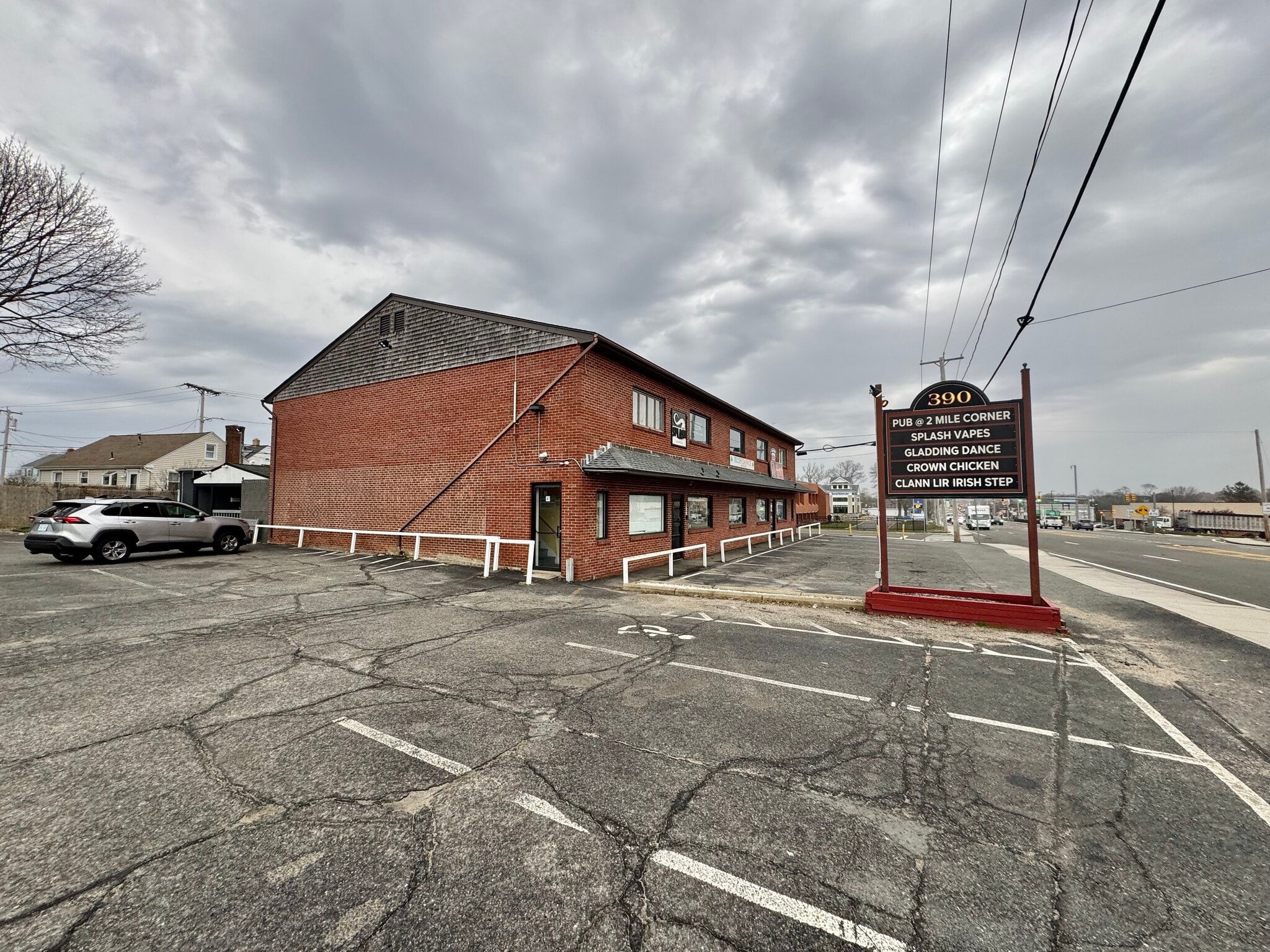 390 W Main Rd, Middletown, RI à louer Photo du bâtiment- Image 1 de 10