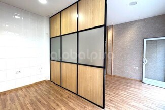 Plus de détails pour Multi-résidentiel à vendre