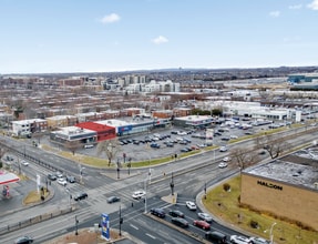 1110-1146 Boul Marcel-Laurin, Saint-Laurent, QC for lease Interior Photo- Image 2 of 5