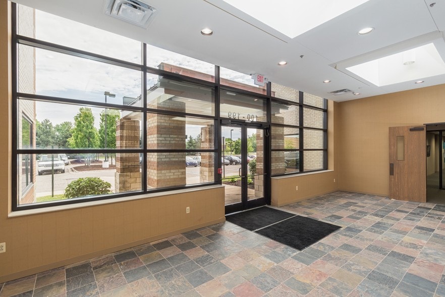 22710 Haggerty Rd, Farmington Hills, MI for lease - Interior Photo - Image 3 of 12