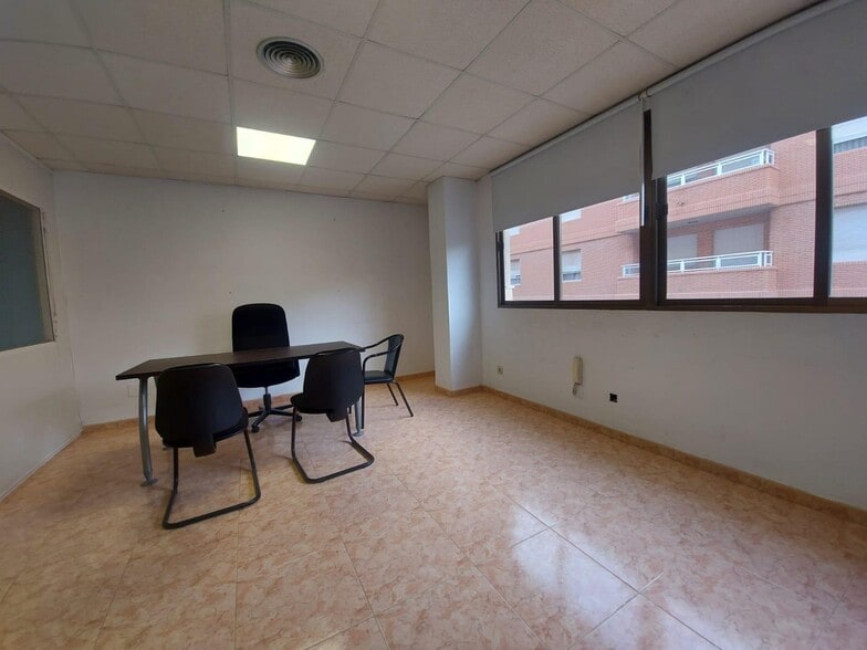 Office in El Ejido, Almería for lease - Building Photo - Image 3 of 7