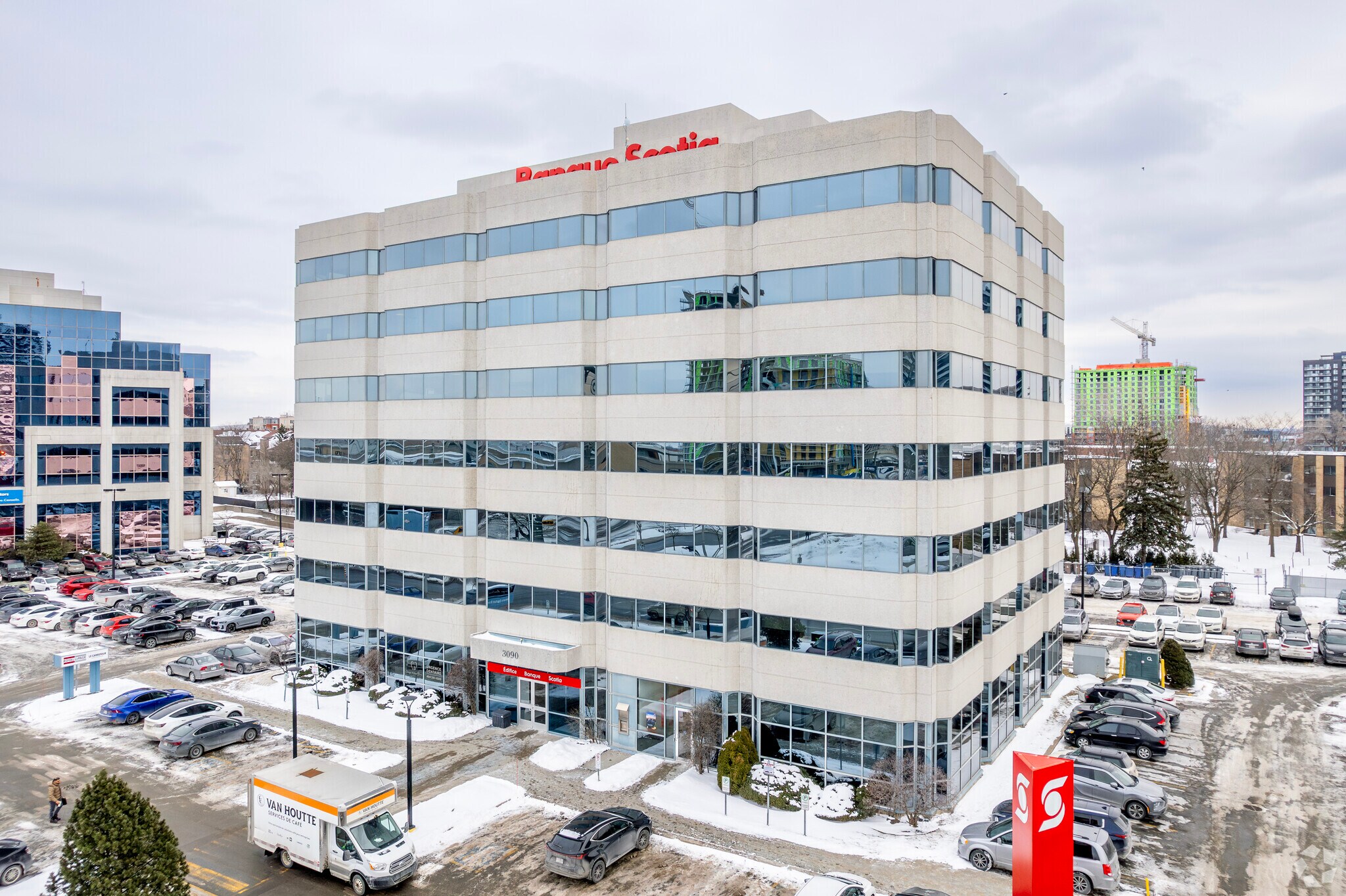 3090 Boul Le Carrefour, Laval, QC à vendre Photo principale- Image 1 de 1
