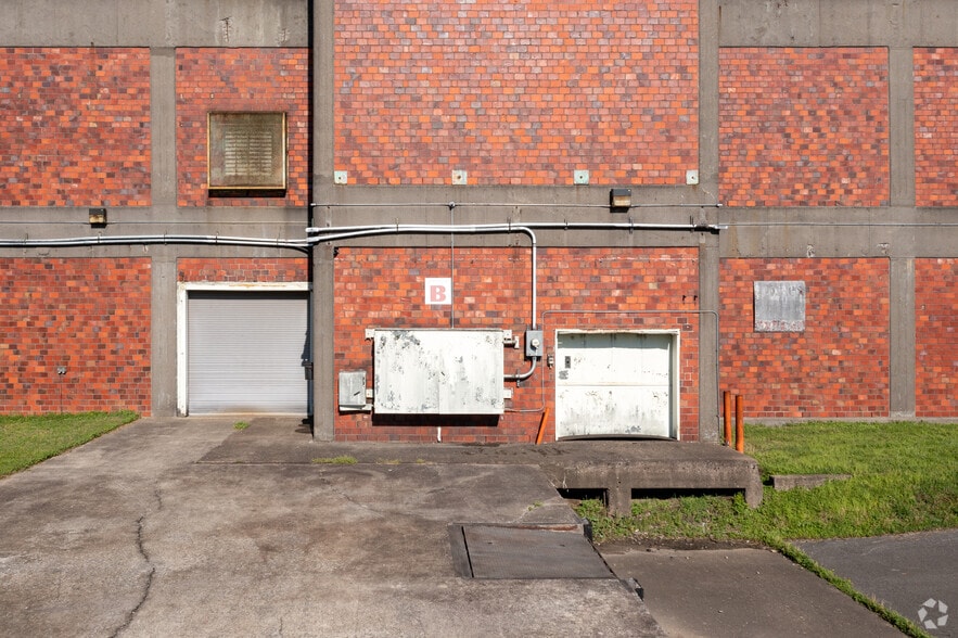 1600 Bernheim Ln, Louisville, KY for sale - Building Photo - Image 3 of 8