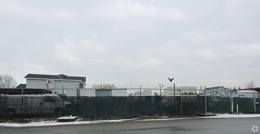 12662 112A Ave, Surrey, BC à vendre - Photo du bâtiment - Image 2 de 3