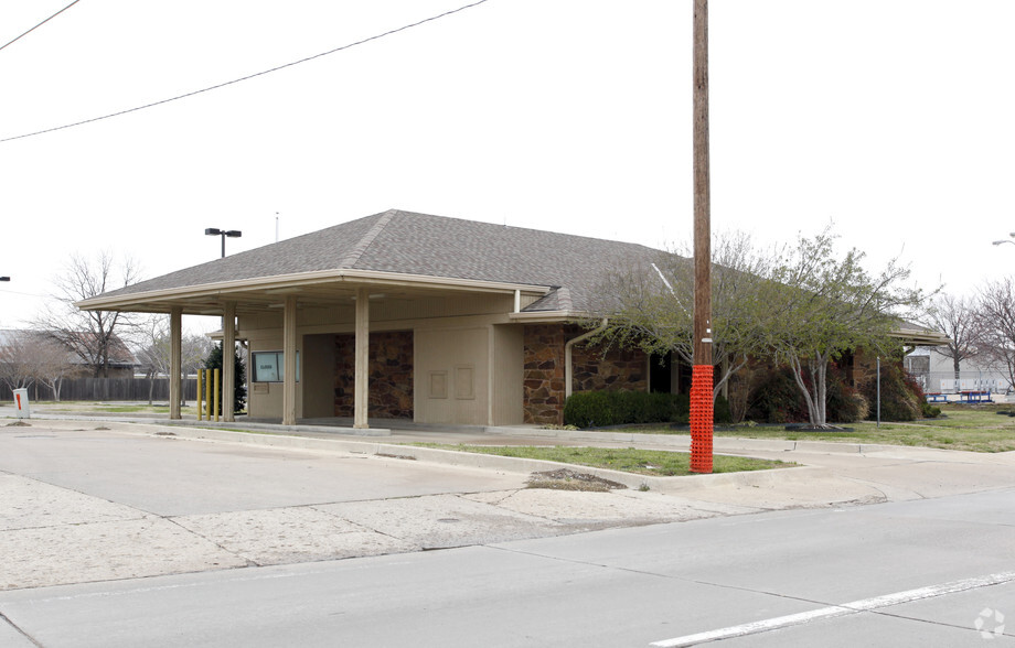 610 W Hensley Blvd, Bartlesville, OK for sale - Building Photo - Image 2 of 2