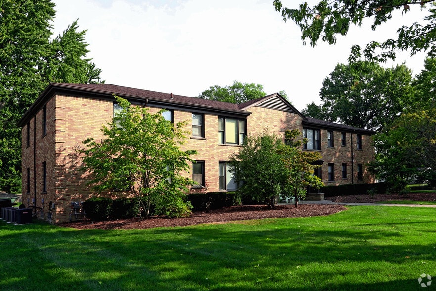 617 E Lincoln Ave, Royal Oak, MI for sale - Primary Photo - Image 1 of 2