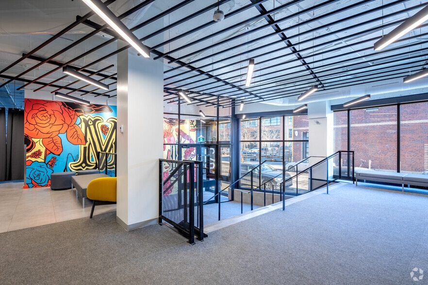6750 Av de l'Esplanade, Montréal, QC à louer - Hall d’entrée - Image 3 de 18
