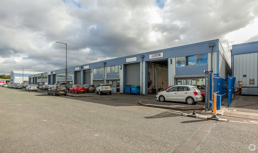 1-8 Long Wood Rd, Manchester for lease - Primary Photo - Image 1 of 21