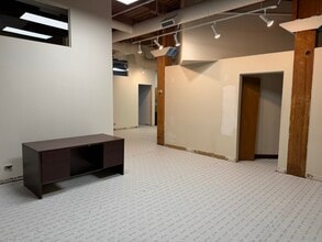118 N Clinton St, Chicago, IL for lease Interior Photo- Image 2 of 11
