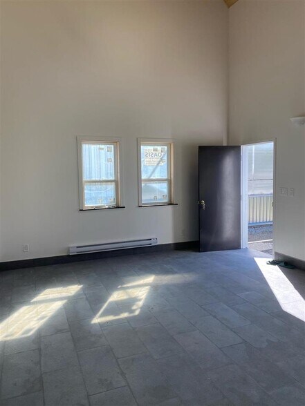 17430 Kennedy Rd, Pitt Meadows, BC à vendre - Photo intérieure - Image 2 de 9