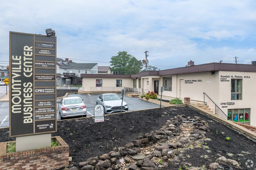 2 College Ave, Mountville, PA for lease - Building Photo - Image 3 of 6