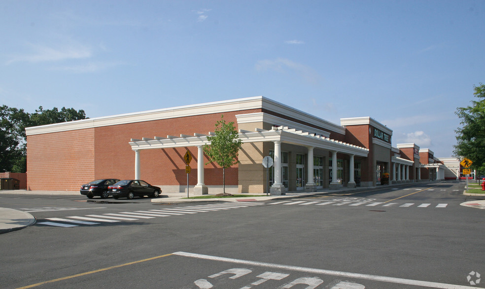 1095 Kennedy Rd, Windsor, CT for lease - Building Photo - Image 3 of 11