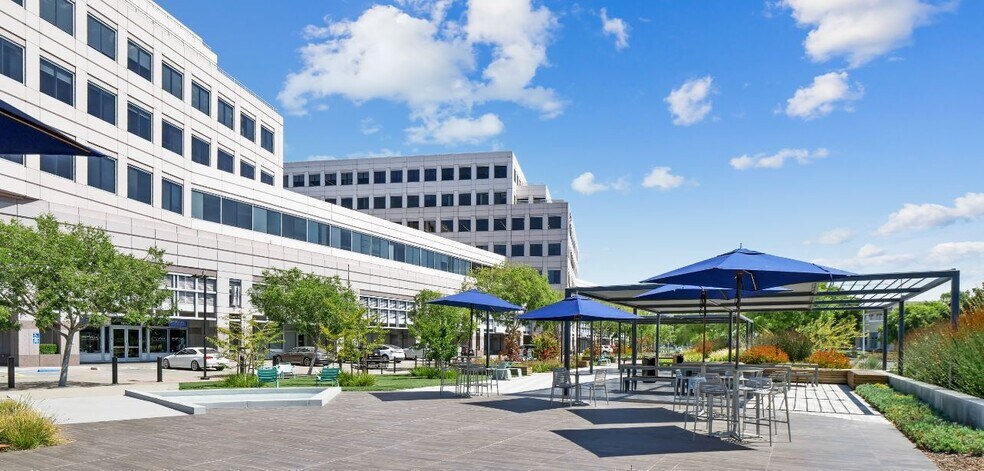 1001-1051 E Hillsdale Blvd, Foster City, CA à louer - Photo du bâtiment - Image 2 de 3