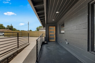 836 N 1st St, Broken Arrow, OK for lease Interior Photo- Image 2 of 41