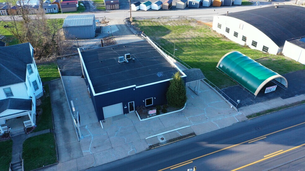 325 W Main St, Lebanon, KY à vendre - Photo du bâtiment - Image 2 de 40