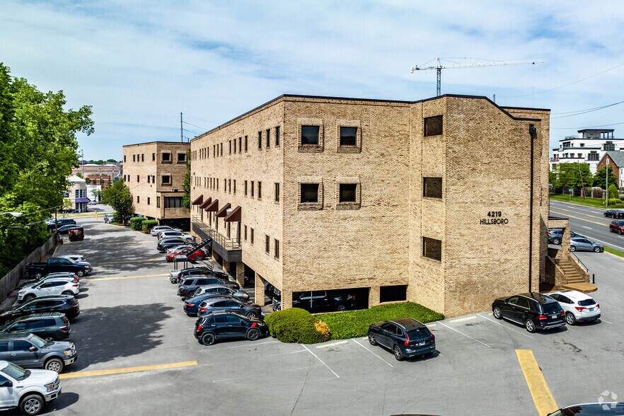 4205-4219 Hillsboro Pike, Nashville, TN à louer - Photo du bâtiment - Image 3 de 12