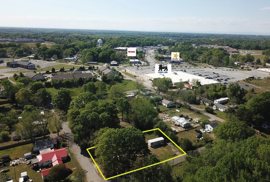 308-311B Drake Cir, Anderson, SC for sale - Primary Photo - Image 1 of 11