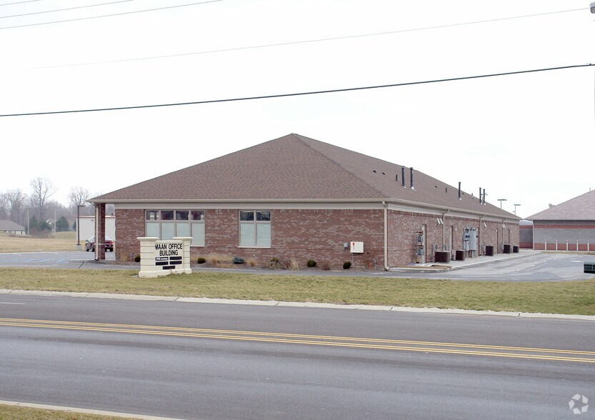 1780-1796 Melody Ln, Greenfield, IN à vendre - Photo du bâtiment - Image 3 de 8