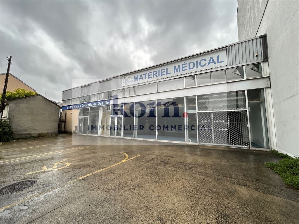 Retail in Argenteuil for lease Building Photo- Image 1 of 11