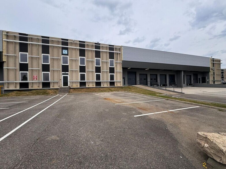 Flex in Corbas for lease - Building Photo - Image 2 of 16