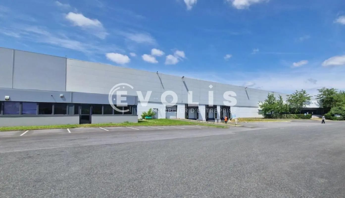 205 Rue De La Motte, Lieusaint for lease Building Photo- Image 1 of 6