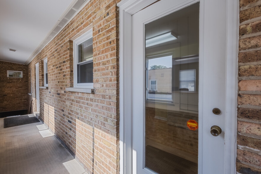 152 Burlington Ave, Clarendon Hills, IL à louer - Photo du bâtiment - Image 2 de 14