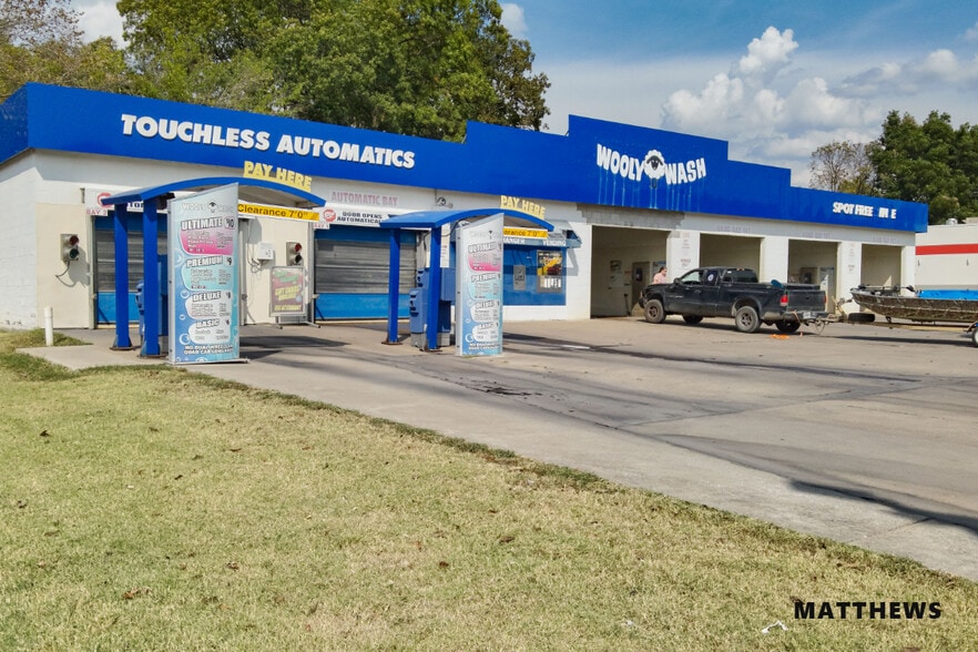 Wooly Wash Portfolio – 12 Locations portfolio of 12 properties for sale on LoopNet.ca - Building Photo - Image 2 of 4