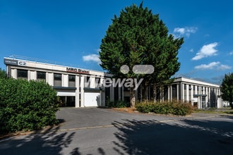 17 Rue Du Petit Albi, Cergy for lease Building Photo- Image 2 of 3