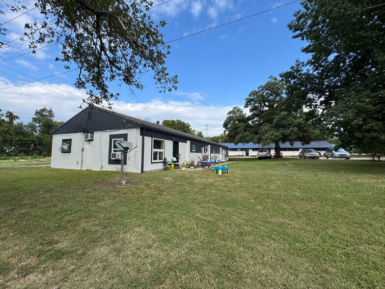 908 Orange St, Baldwin City, KS for sale - Primary Photo - Image 3 of 9