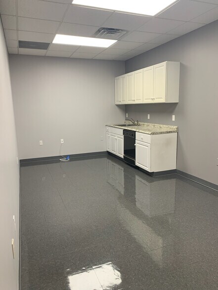 6310 Allentown Blvd, Harrisburg, PA for lease - Interior Photo - Image 2 of 4