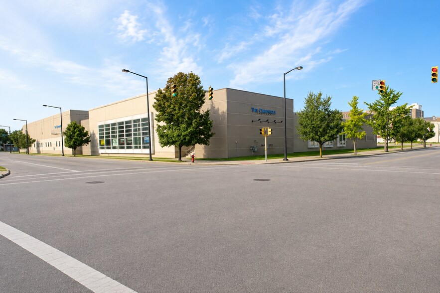 225 East Ave, Elyria, OH à vendre - Photo du bâtiment - Image 2 de 14