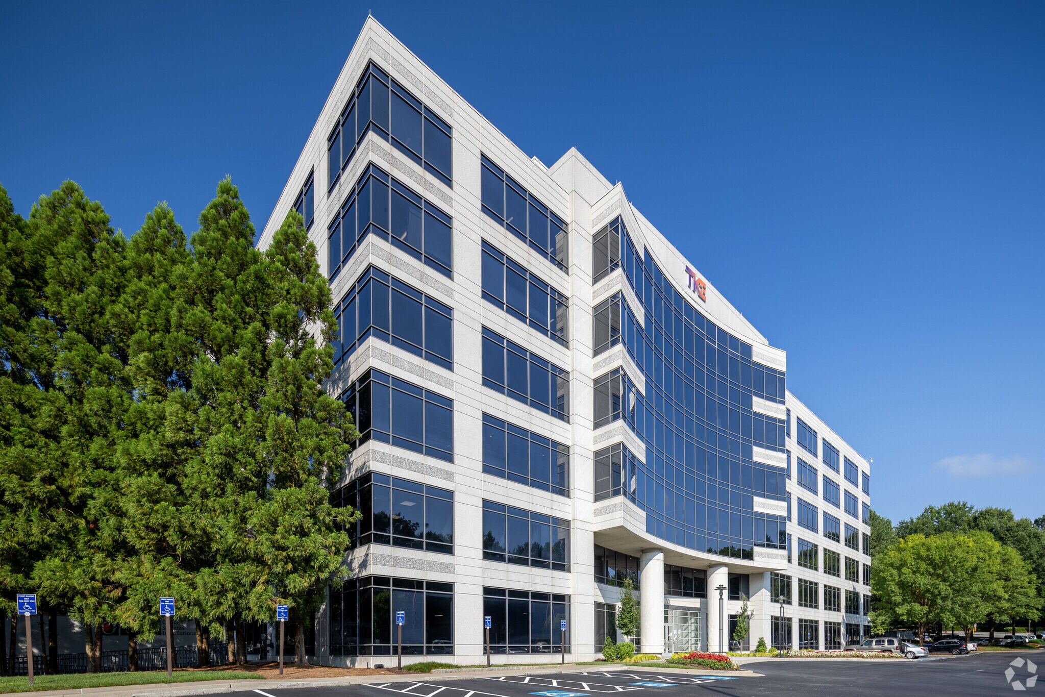 275 Interstate North Cir SE, Atlanta, GA for lease Primary Photo- Image 1 of 41