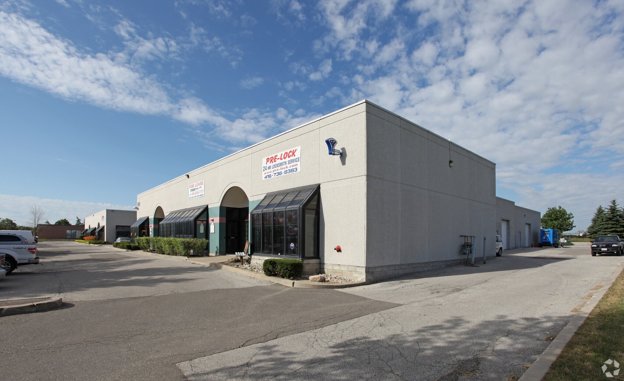 800 Petrolia Rd, Toronto, ON à vendre Photo principale- Image 1 de 1