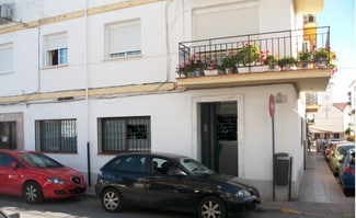 Plus de détails pour Multi-résidentiel à vendre