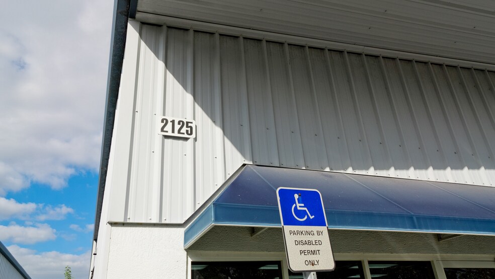 2125 47th St, Sarasota, FL à vendre - Photo du bâtiment - Image 2 de 2